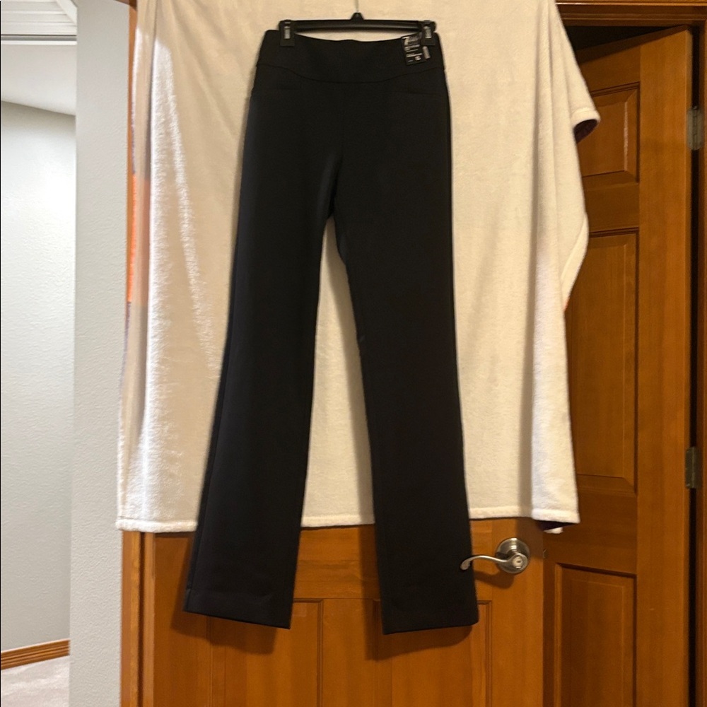 New York & Company 7th Avenue Black Straight Leg Pull On Pants
New with Tags